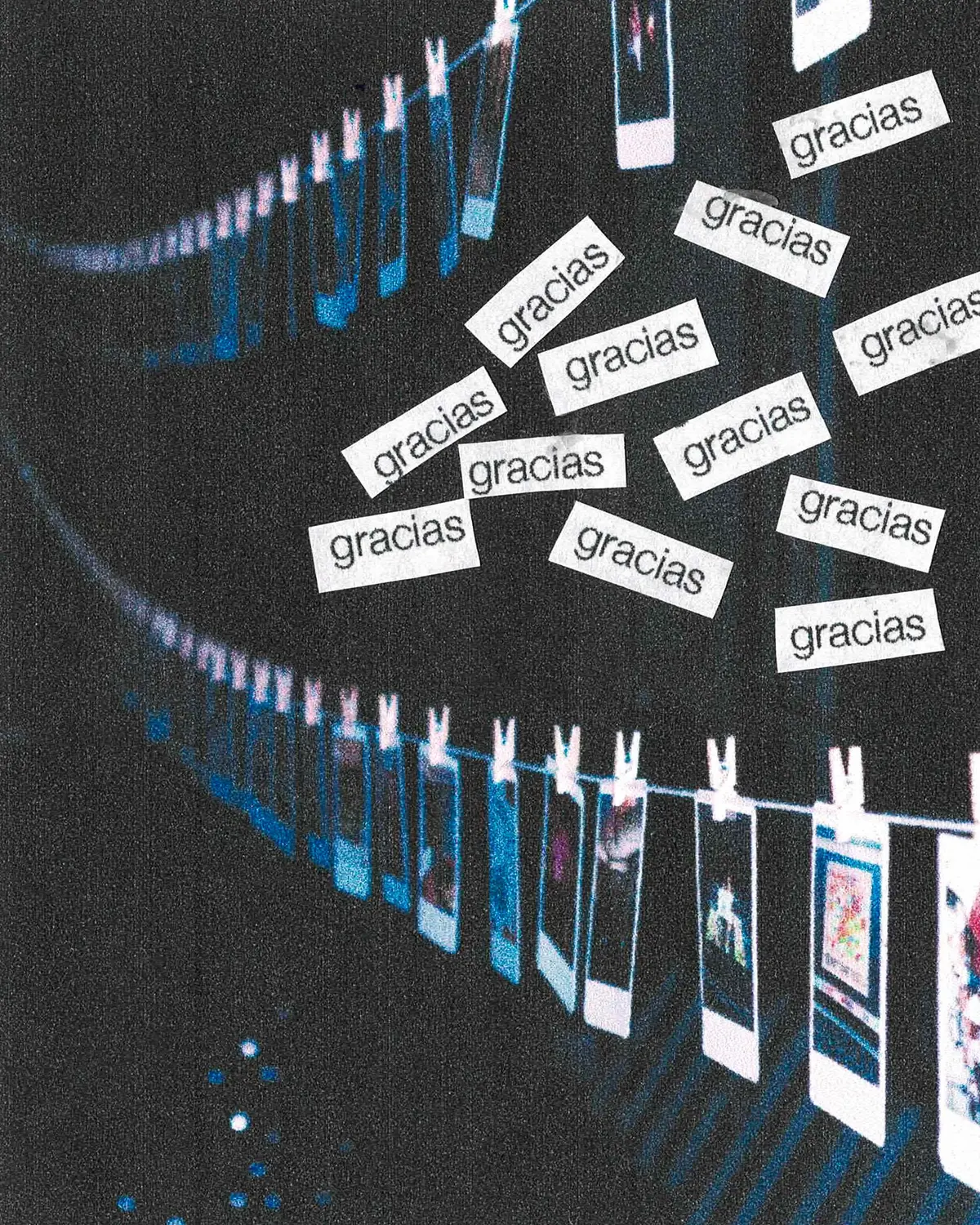lámina del carrusel: las polaroids colgadas y la palabra gracias muchas veces